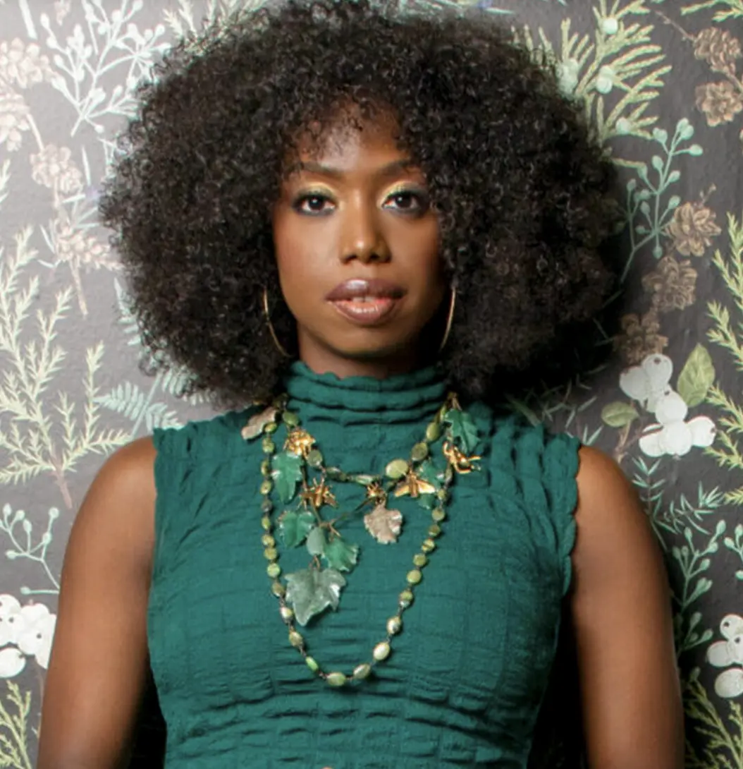 Brandee-Younger-zgxVnC
